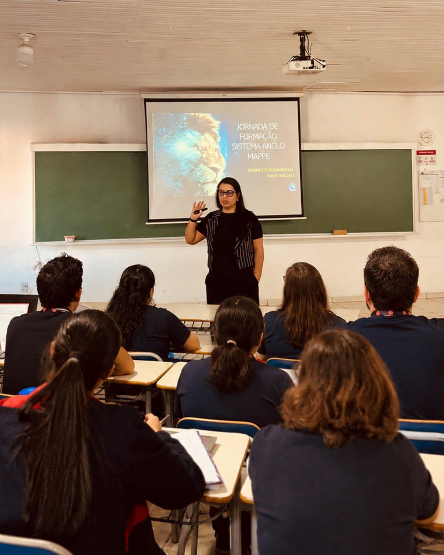 Treinamento contínuo da equipe pedagógica